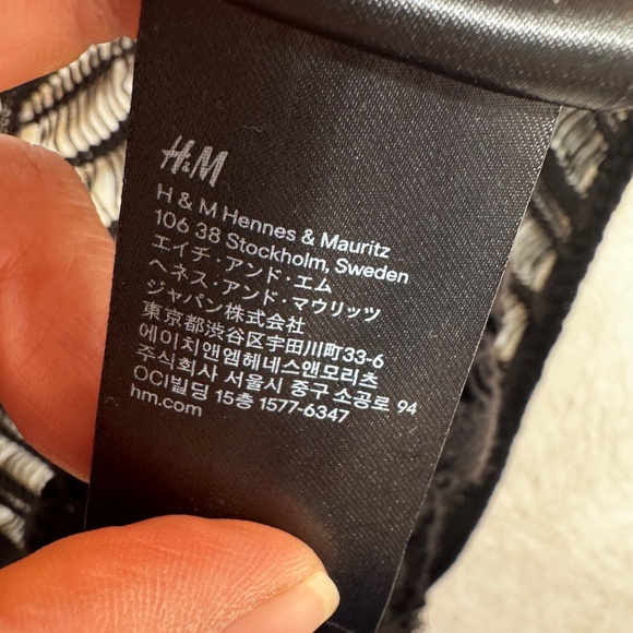 Divided H&M Cardigan Womens Size XS Black Open Knit Crochet Goth Boho - Picture 4 of 9